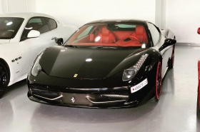 Ferrari
              458
